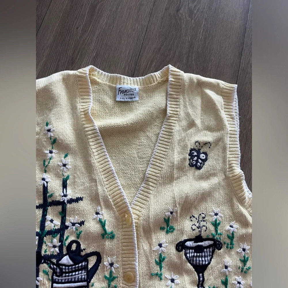 Vintage Embroidered V-Neck yellow Vest - Picture 3 of 5